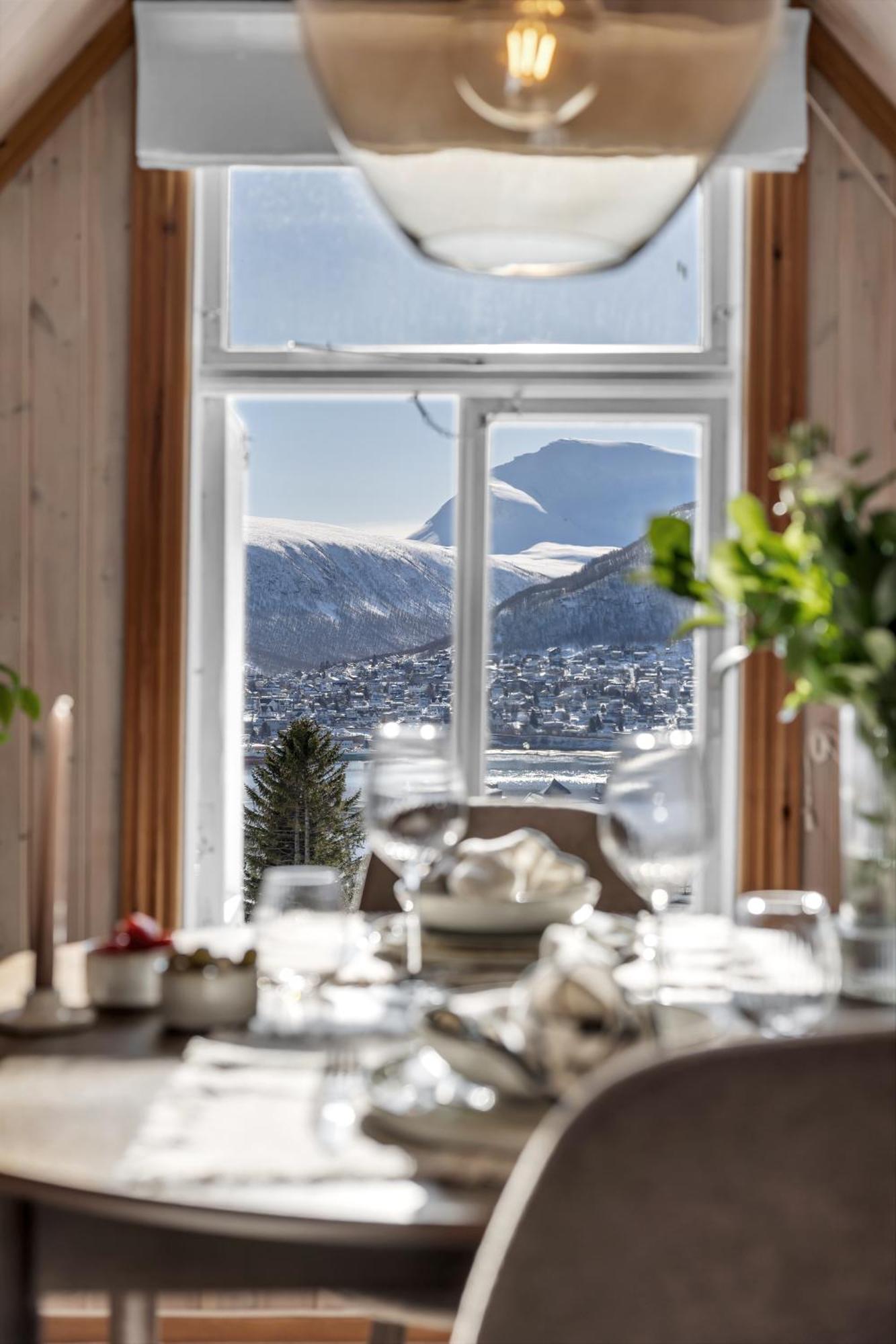 Cozy Central Loft Apartment With Amazing View ทรอมโซ ภายนอก รูปภาพ